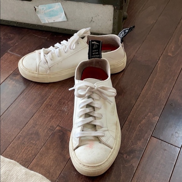 Good Guys Don’t Wear Leather Shoes - Vegan white sneakers women’s EUR size 36, US 6